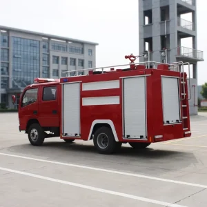 Dongfeng Diesel 120HP 4×2 Double Cabin 3 Ton Water Tank Fire Fighting Truck PS20 Monitor 48m Range