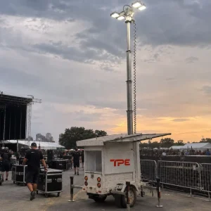 Trailer Mounted Solar Light Tower 20ft Mast 2 LED Lamps Portable Lighting for Construction Mining Emergency Use